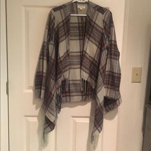 Taylor & Sage plaid draped cardigan w/ fringe.